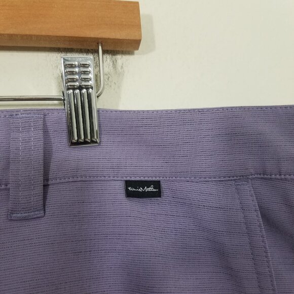 Travis Mathew Shorts Size 42 - Picture 2 of 4